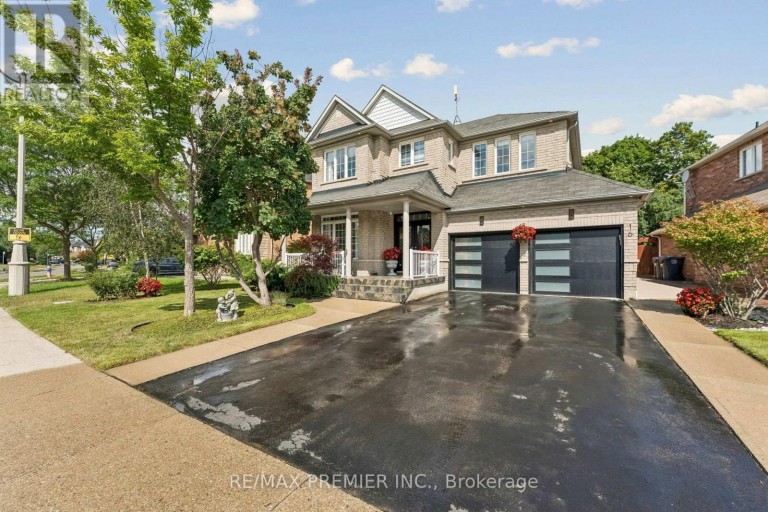 16 ROCKSTEP COURT, Brampton (Sandringham-Wellington), Ontario, L6R3H2