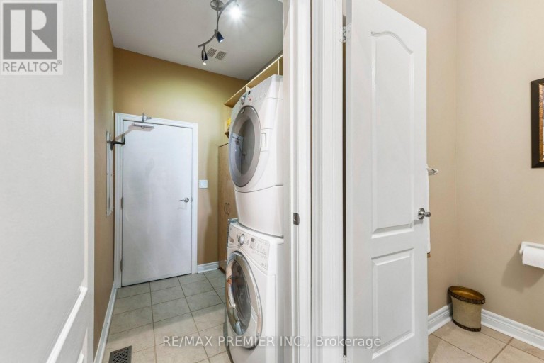 16 ROCKSTEP COURT, Brampton (Sandringham-Wellington), Ontario, L6R3H2