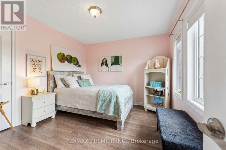 16 ROCKSTEP COURT, Brampton (Sandringham-Wellington), Ontario, L6R3H2