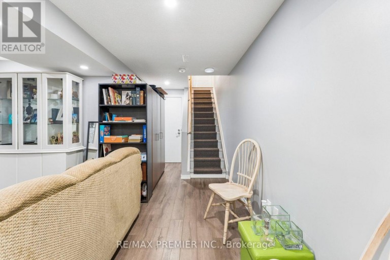 16 ROCKSTEP COURT, Brampton (Sandringham-Wellington), Ontario, L6R3H2