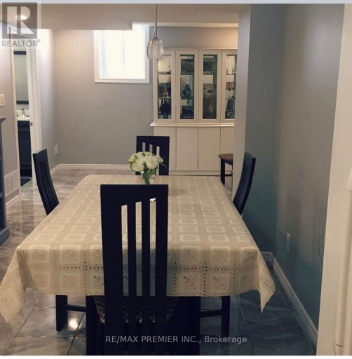 16 ROCKSTEP COURT, Brampton (Sandringham-Wellington), Ontario, L6R3H2