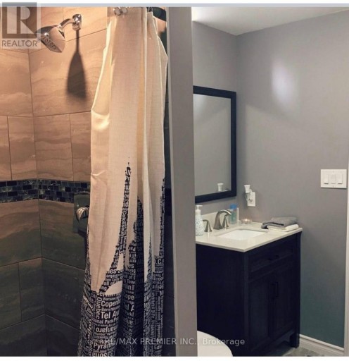 16 ROCKSTEP COURT, Brampton (Sandringham-Wellington), Ontario, L6R3H2
