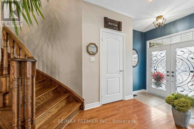 16 ROCKSTEP COURT, Brampton (Sandringham-Wellington), Ontario, L6R3H2