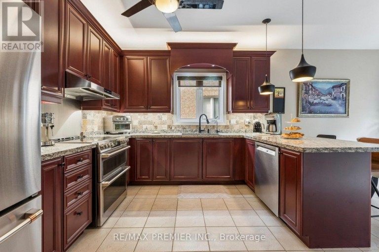 16 ROCKSTEP COURT, Brampton (Sandringham-Wellington), Ontario, L6R3H2