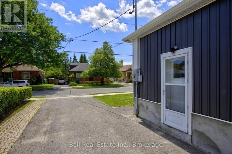 246 KING GEORGE STREET, Peterborough (Otonabee Ward 1), Ontario, K9J1R8