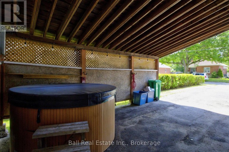 246 KING GEORGE STREET, Peterborough (Otonabee Ward 1), Ontario, K9J1R8