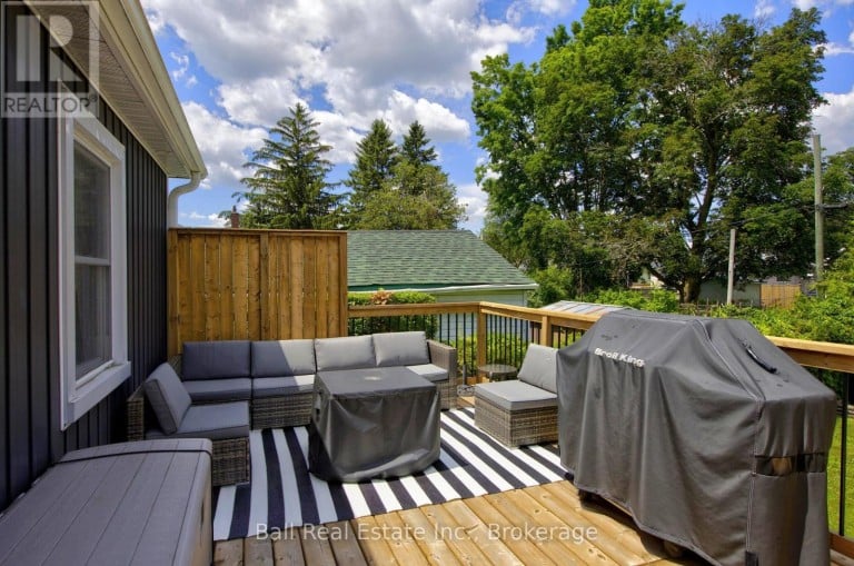 246 KING GEORGE STREET, Peterborough (Otonabee Ward 1), Ontario, K9J1R8