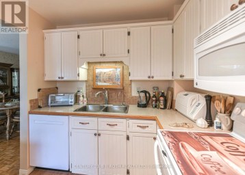 36 - 441 BARRIE ROAD Orillia Ontario photo 14