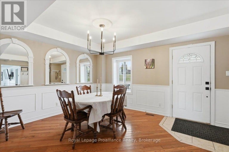 209 DUNDAS STREET E, Quinte West (Trenton Ward), Ontario, K8V1M1