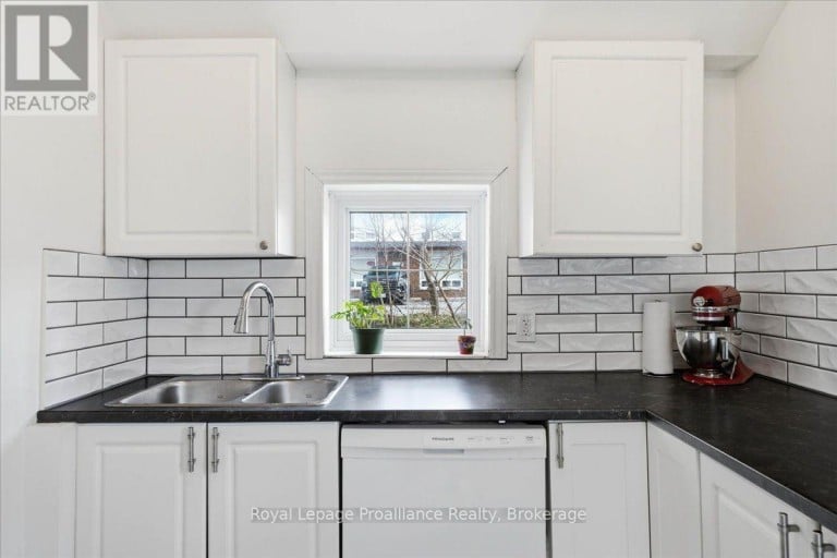 209 DUNDAS STREET E, Quinte West (Trenton Ward), Ontario, K8V1M1