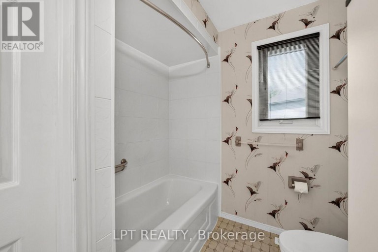 38 STONEYCREEK PLACE, London North (North C), Ontario, N5X3X4