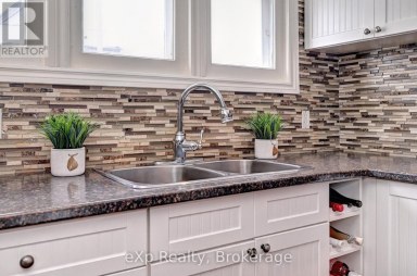 310 BARBER AVENUE N North Perth (Listowel) Ontario photo 35