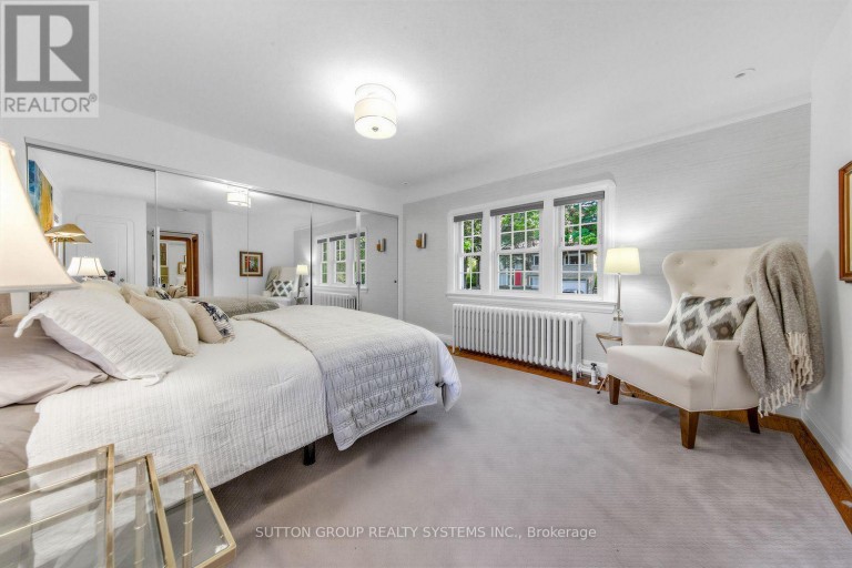 4 BRULE CRESCENT, Toronto (High Park-Swansea), Ontario, M6S4H9