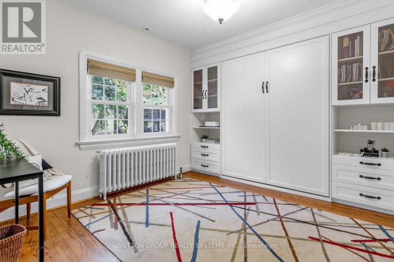 4 BRULE CRESCENT, Toronto (High Park-Swansea), Ontario, M6S4H9