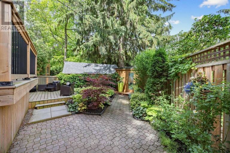 4 BRULE CRESCENT, Toronto (High Park-Swansea), Ontario, M6S4H9