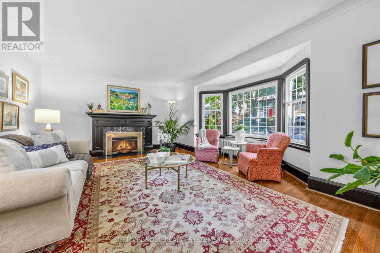 4 BRULE CRESCENT, Toronto (High Park-Swansea), Ontario, M6S4H9