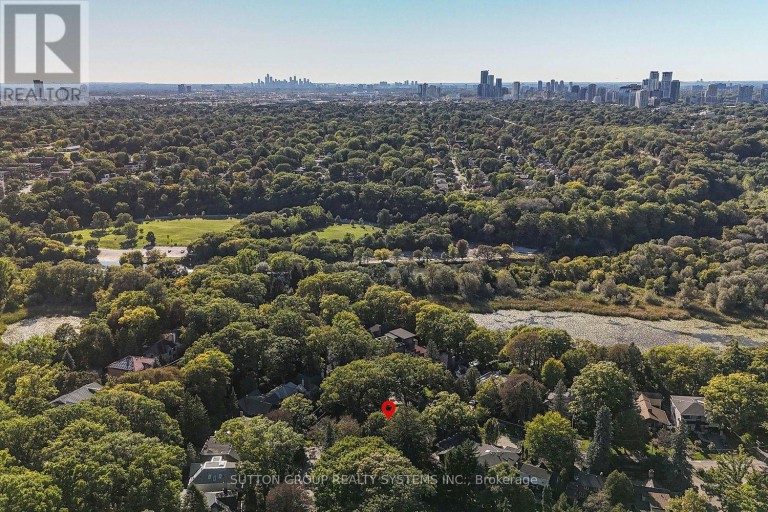 4 BRULE CRESCENT, Toronto (High Park-Swansea), Ontario, M6S4H9