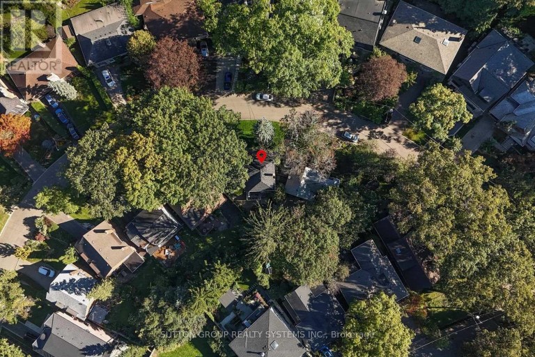 4 BRULE CRESCENT, Toronto (High Park-Swansea), Ontario, M6S4H9