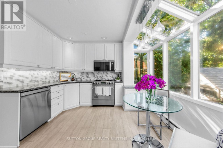 4 BRULE CRESCENT, Toronto (High Park-Swansea), Ontario, M6S4H9