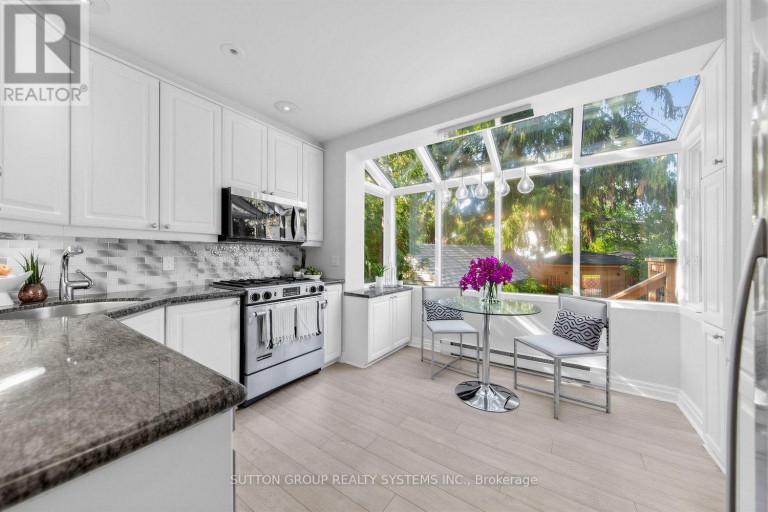 4 BRULE CRESCENT, Toronto (High Park-Swansea), Ontario, M6S4H9
