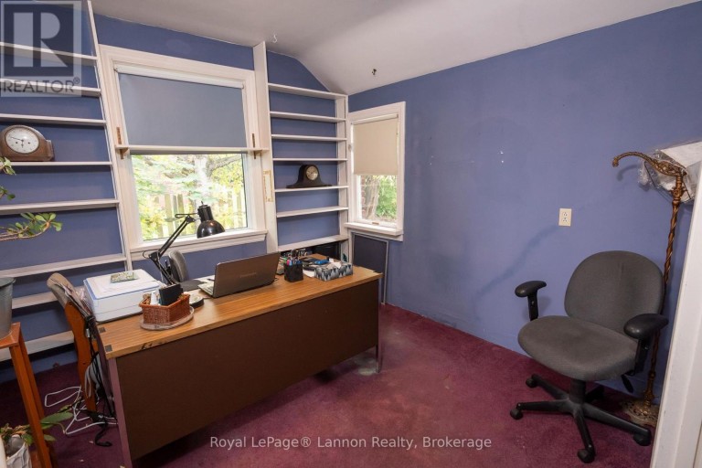 82 COLLEGE STREET W, Thunder Bay (College Heights), Ontario, P7A5J4