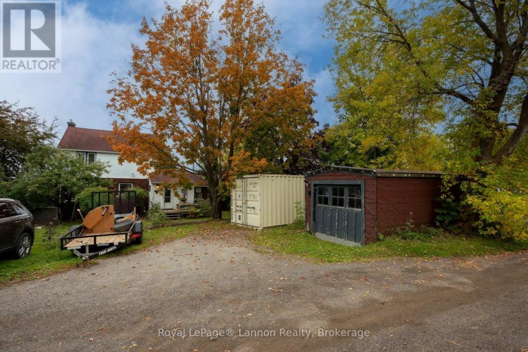 82 COLLEGE STREET W, Thunder Bay (College Heights), Ontario, P7A5J4