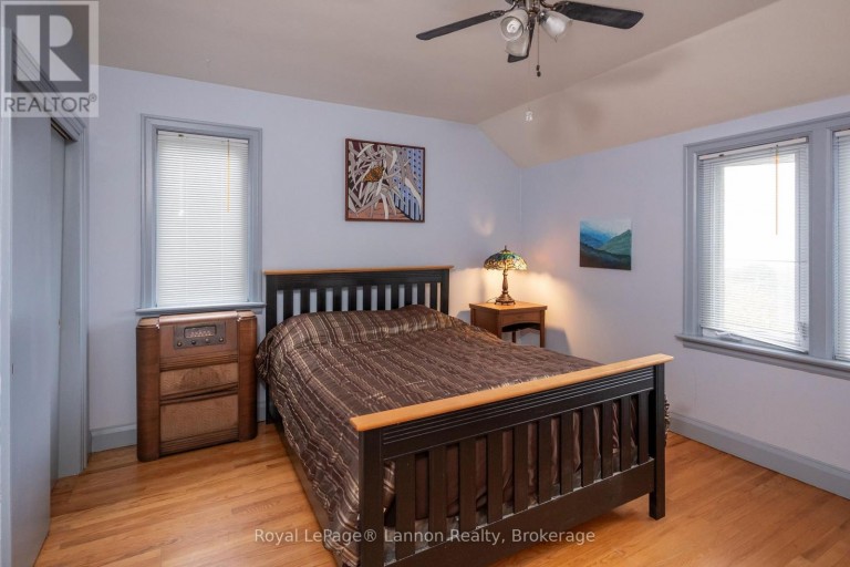 82 COLLEGE STREET W, Thunder Bay (College Heights), Ontario, P7A5J4