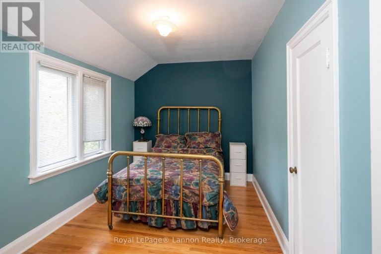 82 COLLEGE STREET W, Thunder Bay (College Heights), Ontario, P7A5J4