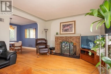 82 COLLEGE STREET W Thunder Bay (College Heights) Ontario photo 5