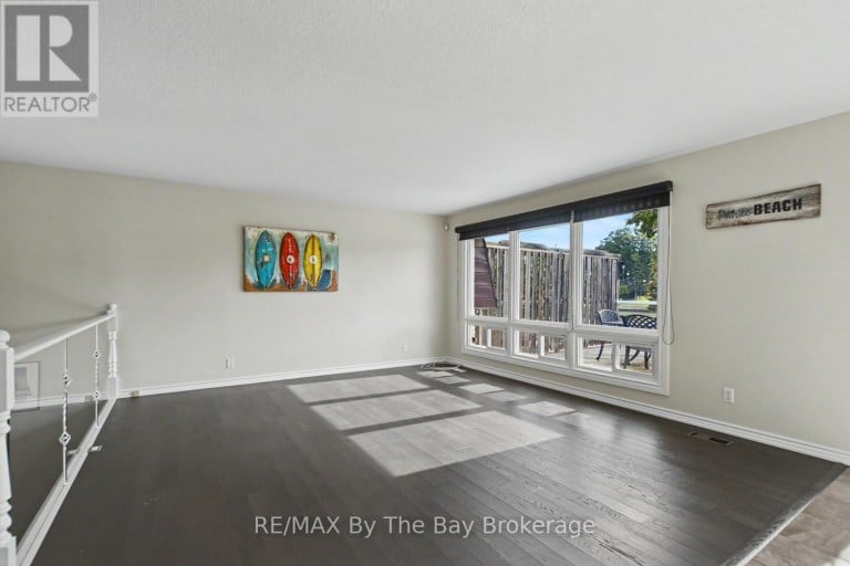 83 OLD MOSLEY STREET, Wasaga Beach, Ontario, L9Z2J5