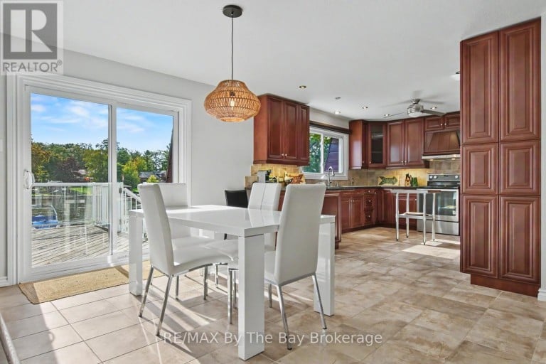 83 OLD MOSLEY STREET, Wasaga Beach, Ontario, L9Z2J5
