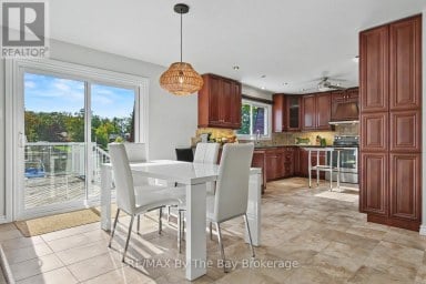 83 OLD MOSLEY STREET Wasaga Beach Ontario photo 14