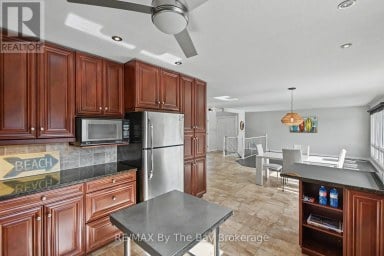 83 OLD MOSLEY STREET Wasaga Beach Ontario photo 17