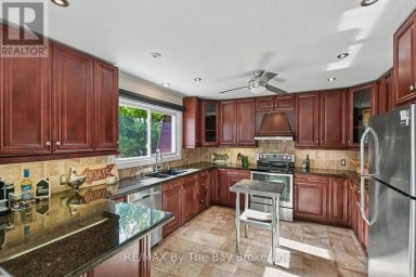83 OLD MOSLEY STREET Wasaga Beach Ontario photo 20