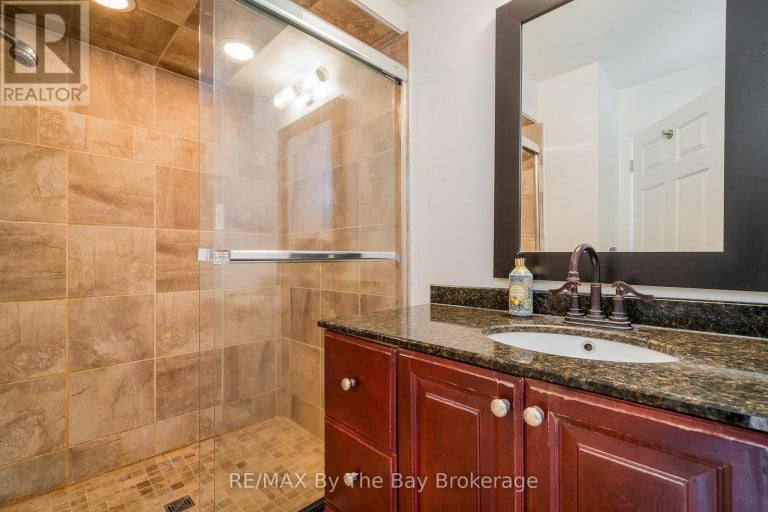 83 OLD MOSLEY STREET, Wasaga Beach, Ontario, L9Z2J5