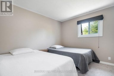 83 OLD MOSLEY STREET Wasaga Beach Ontario photo 27
