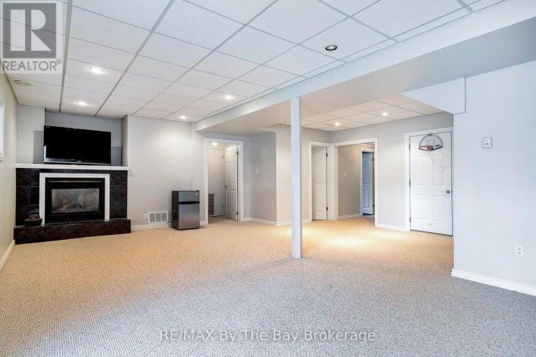 83 OLD MOSLEY STREET, Wasaga Beach, Ontario, L9Z2J5