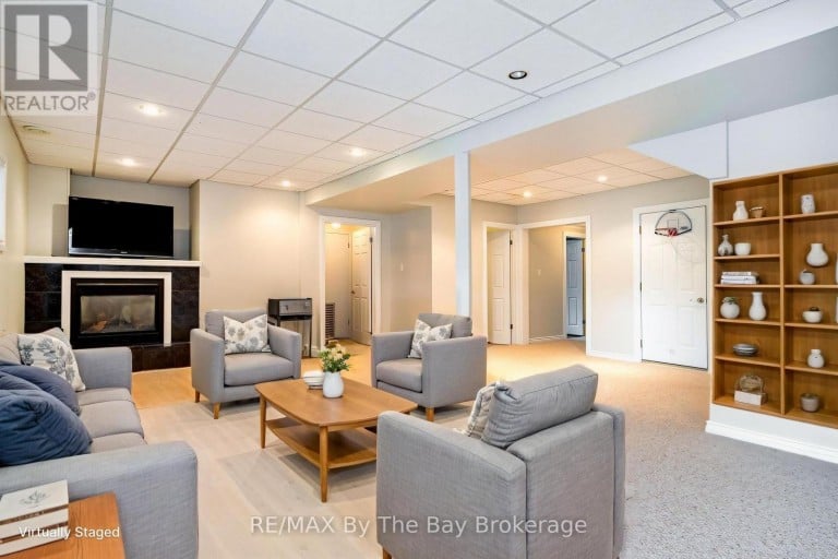 83 OLD MOSLEY STREET, Wasaga Beach, Ontario, L9Z2J5