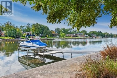 83 OLD MOSLEY STREET Wasaga Beach Ontario photo 38