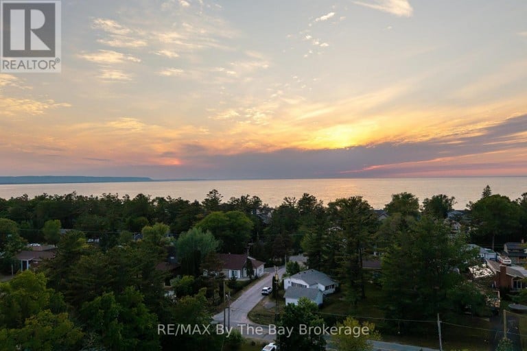 83 OLD MOSLEY STREET, Wasaga Beach, Ontario, L9Z2J5