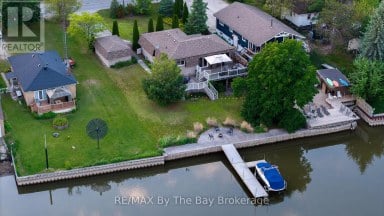 83 OLD MOSLEY STREET Wasaga Beach Ontario photo 42
