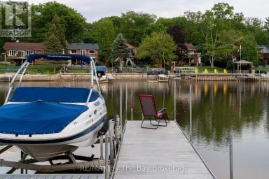 83 OLD MOSLEY STREET Wasaga Beach Ontario photo 44