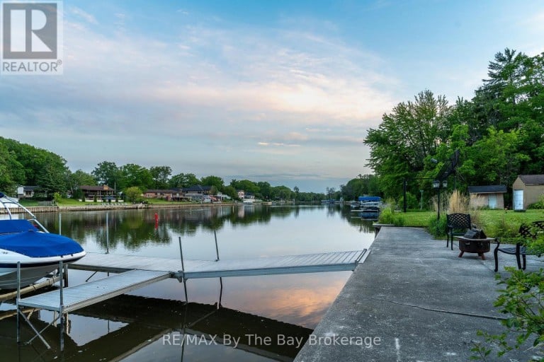 83 OLD MOSLEY STREET, Wasaga Beach, Ontario, L9Z2J5