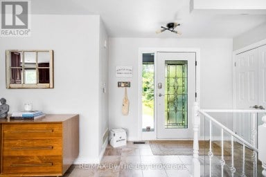 83 OLD MOSLEY STREET Wasaga Beach Ontario photo 8
