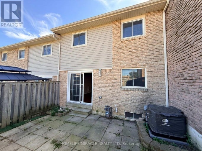 52 ROBBIE CRESCENT, Ajax (South West), Ontario, L1S3N2