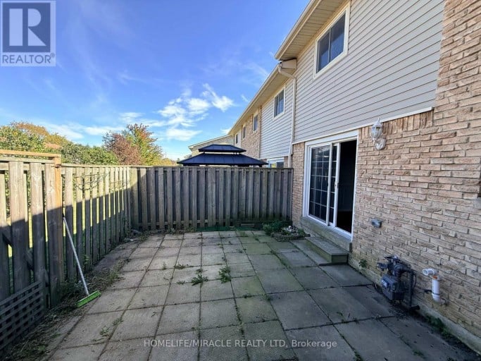 52 ROBBIE CRESCENT, Ajax (South West), Ontario, L1S3N2