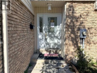 52 ROBBIE CRESCENT Ajax (South West) Ontario photo 4