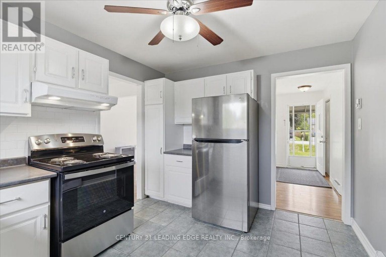 300 ANNSHEILA DRIVE, Georgina (Keswick South), Ontario, L4P3A5