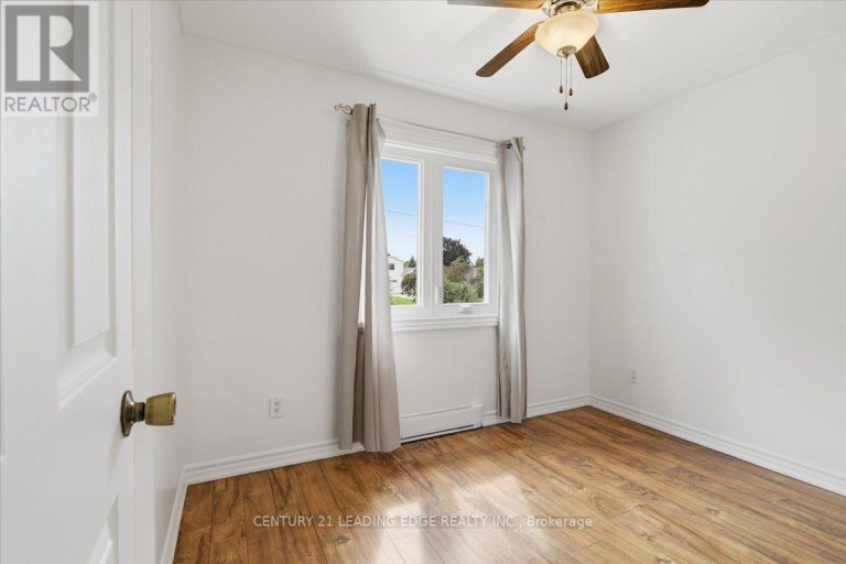 300 ANNSHEILA DRIVE, Georgina (Keswick South), Ontario, L4P3A5