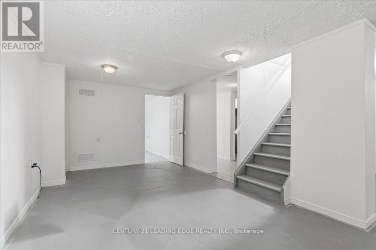 300 ANNSHEILA DRIVE, Georgina (Keswick South), Ontario, L4P3A5